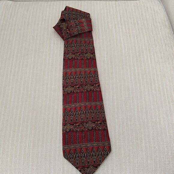 Metropolitan Museum of Art Silk Men's Necktie - Picture 7 of 9